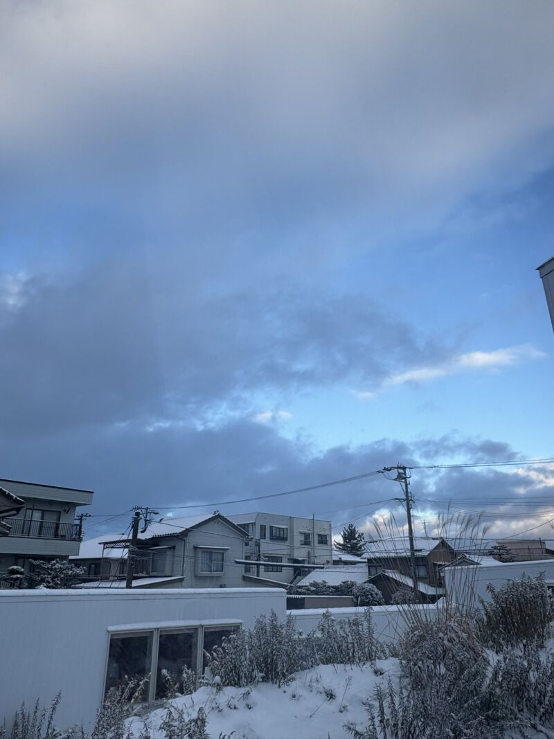 Image for the Tweet beginning: 富山の皆さん

おはようございます。
風もやみ，思ったほどは積りませんでしたね。 