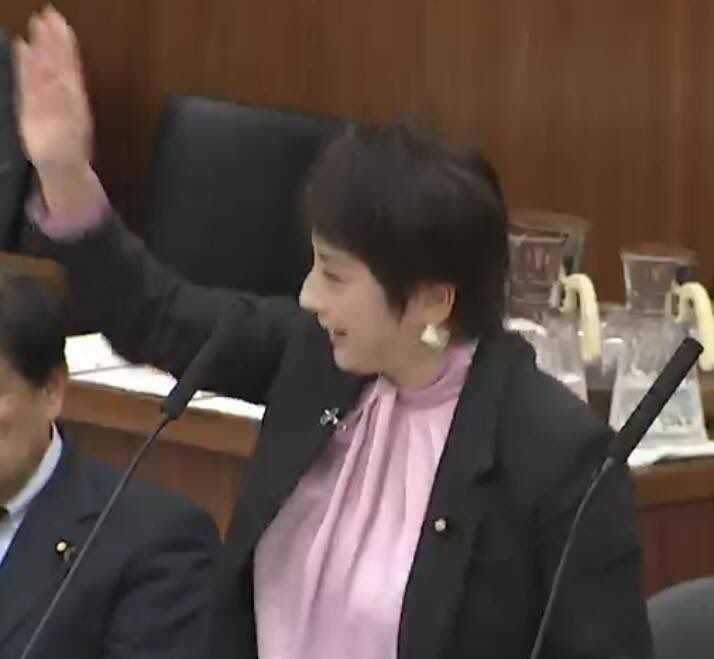 Image for the Tweet beginning: 決意📢

今の政権与党の枠組みが
国会で変わるかもしれませんが、
野党の国会議員は、
富山県においては
わたくし、庭田ゆきえだけになってしまいました。

働く現場の皆さまの生の声
小さな会社を必死に地方富山で切り盛りされているみなさん、
そして、わたしが女性だからではありませんが、 