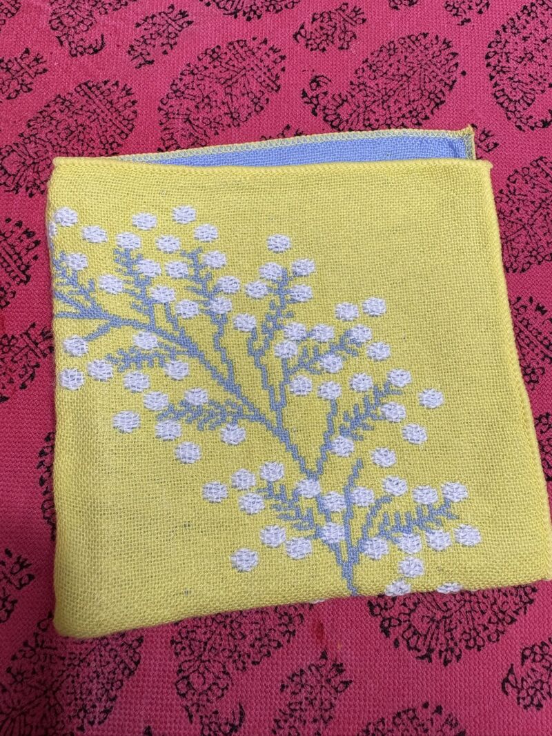 Image for the Tweet beginning: 懐には、
石井ともえさんから頂いた
今治の国民民主党カラーの
ハンカチーフ。

心は共に！行ってきます！
ともえさん！

#庭田ゆきえ
#石井ともえ 